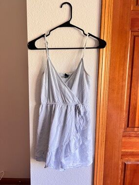 Wild Fable Light Blue Daisy Embroidered Wrap Romper Spaghetti Strap XS